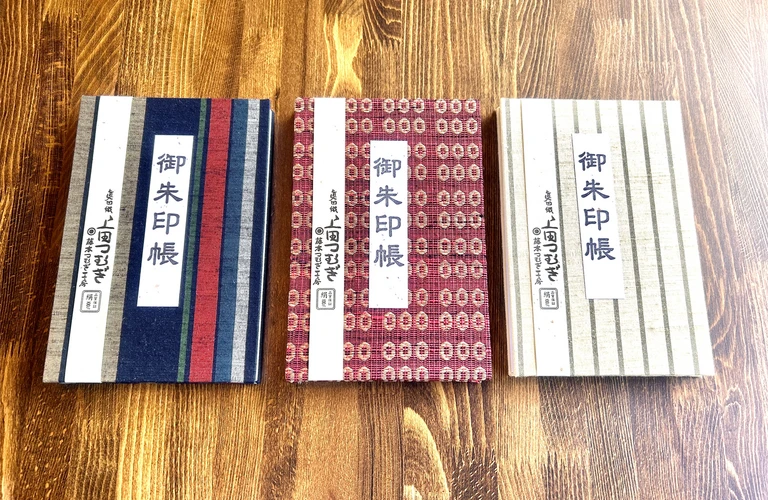 上田紬の御朱印帳。六文銭柄はいかがですか。